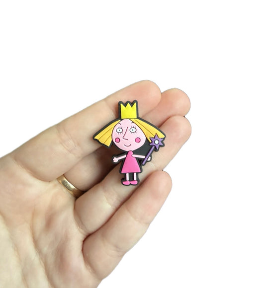Holly shoe charm