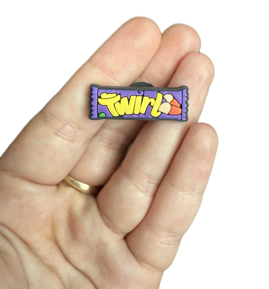 Twirl shoe charm