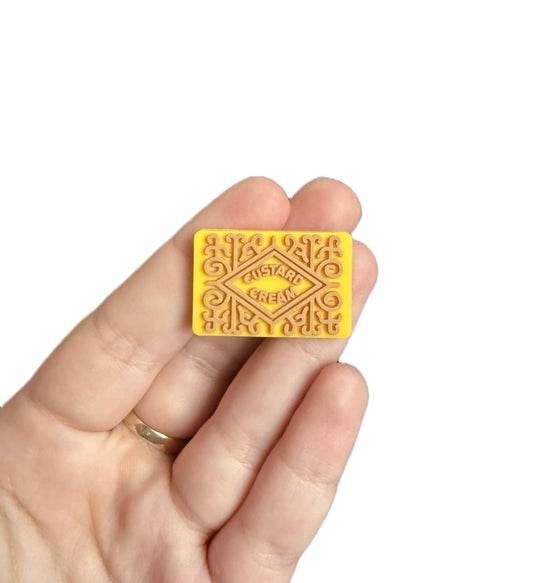 Custard cream shoe charm