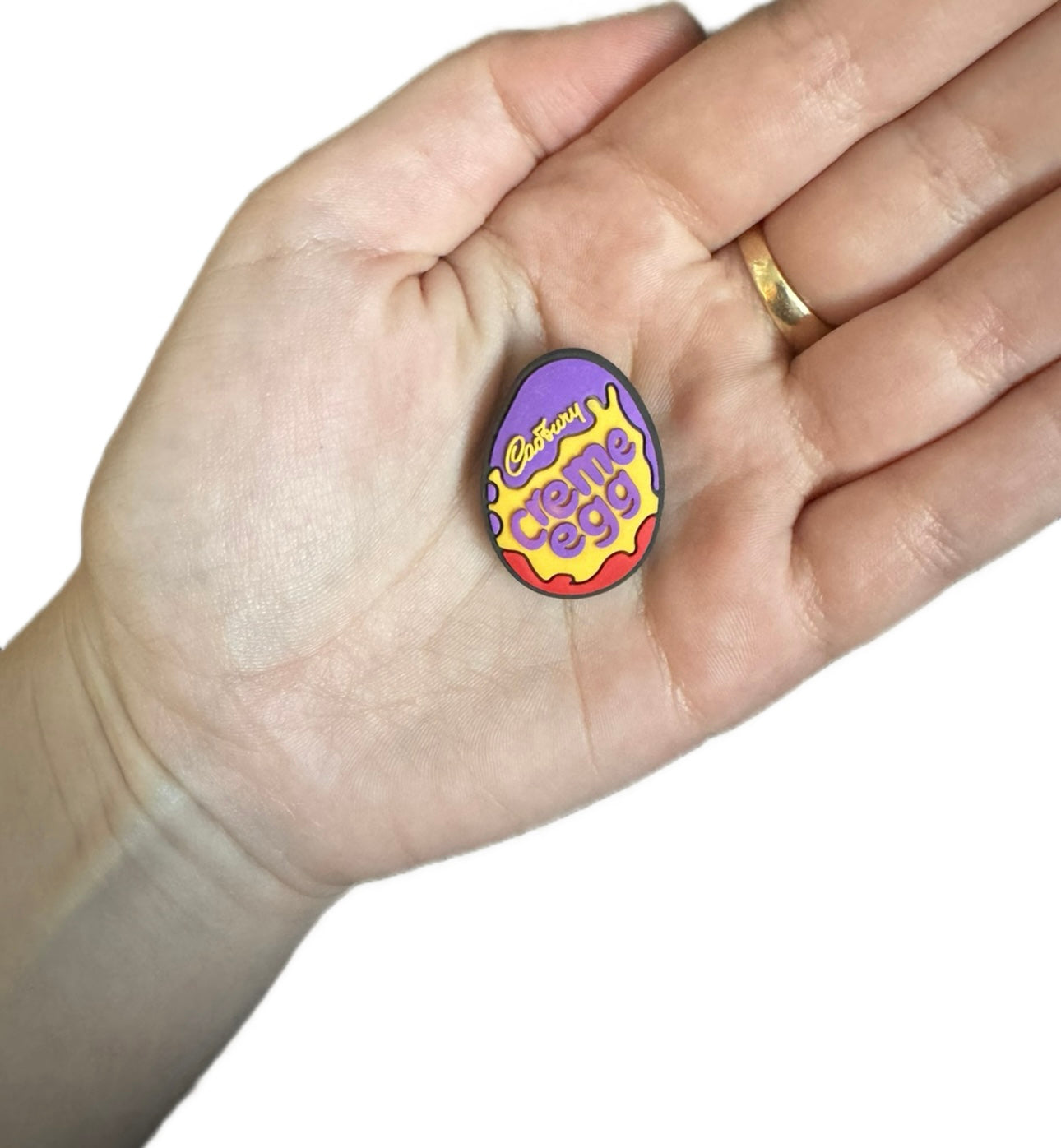 Crème egg shoe charm